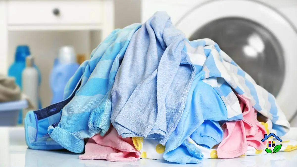 3 Natural Solutions to Soften Laundry Without Chemical Fabric Softeners